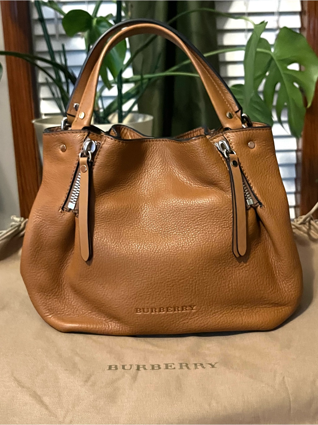Burberry Maidstone Tan Leather Tote W/ Shoulder Strap Bag